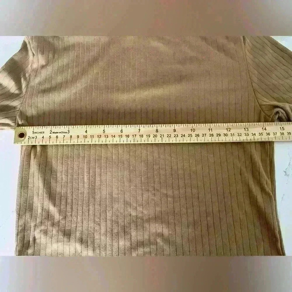 Ardene mock neck long sleeve ribbed top size medium - Picture 11 of 12